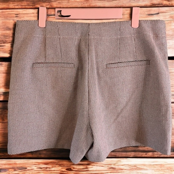 NWT LOFT Curvy Structured Shorts Coral, Black, and White Sz 8 - Picture 2 of 4